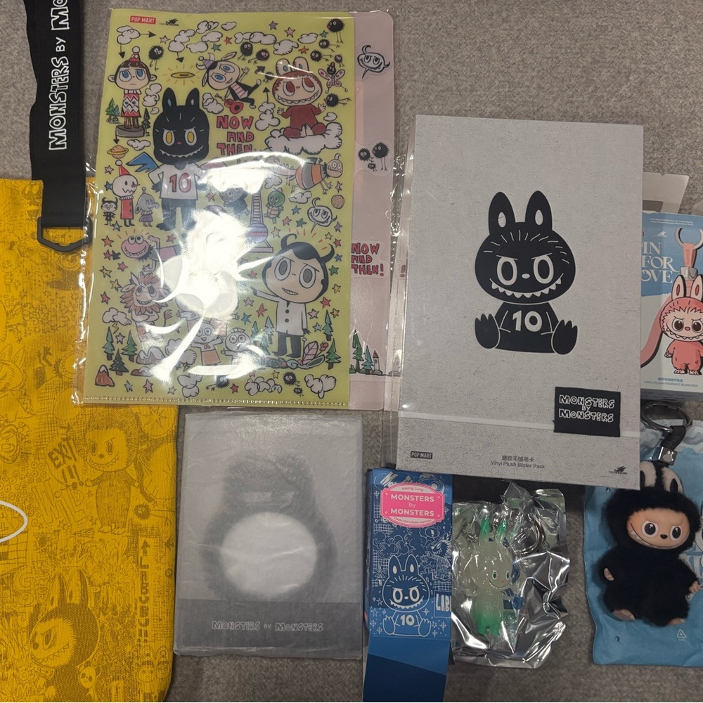 10th Anniversary The Monsters Black Labubu PIN FOR LOVE R Bundle (5 ITEMS TOTAL) - Picture 2 of 11